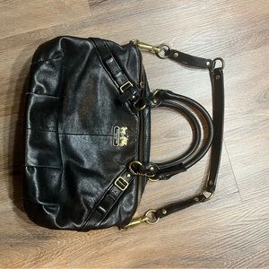 Medium size Coach purse
